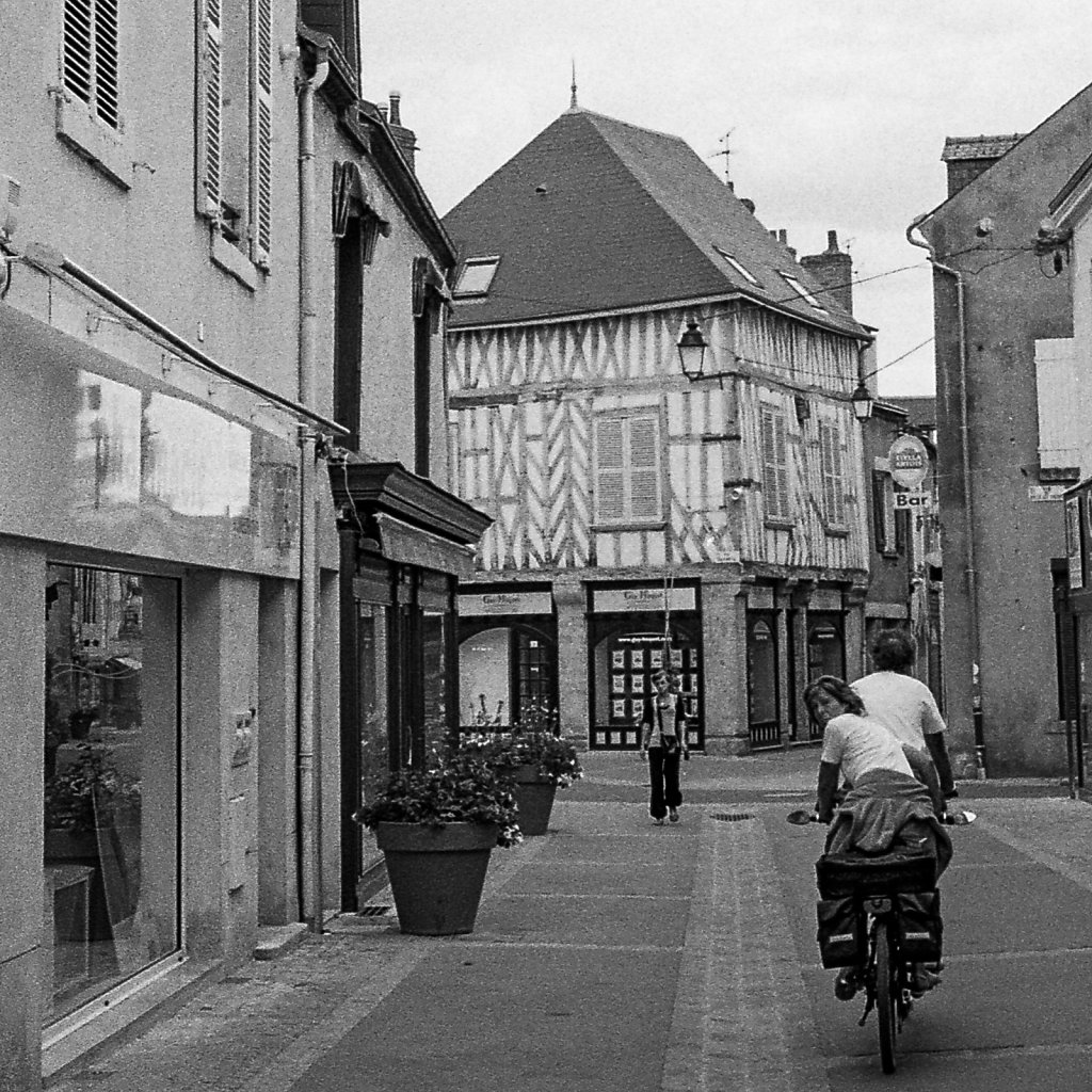 France-On-Tri-x-12.jpg